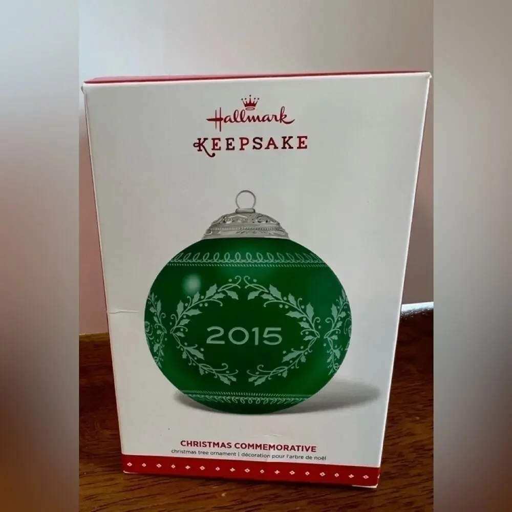 HALLMARK KEEPSAKE “2015” GLASS CHRISTMAS ORNAMENT